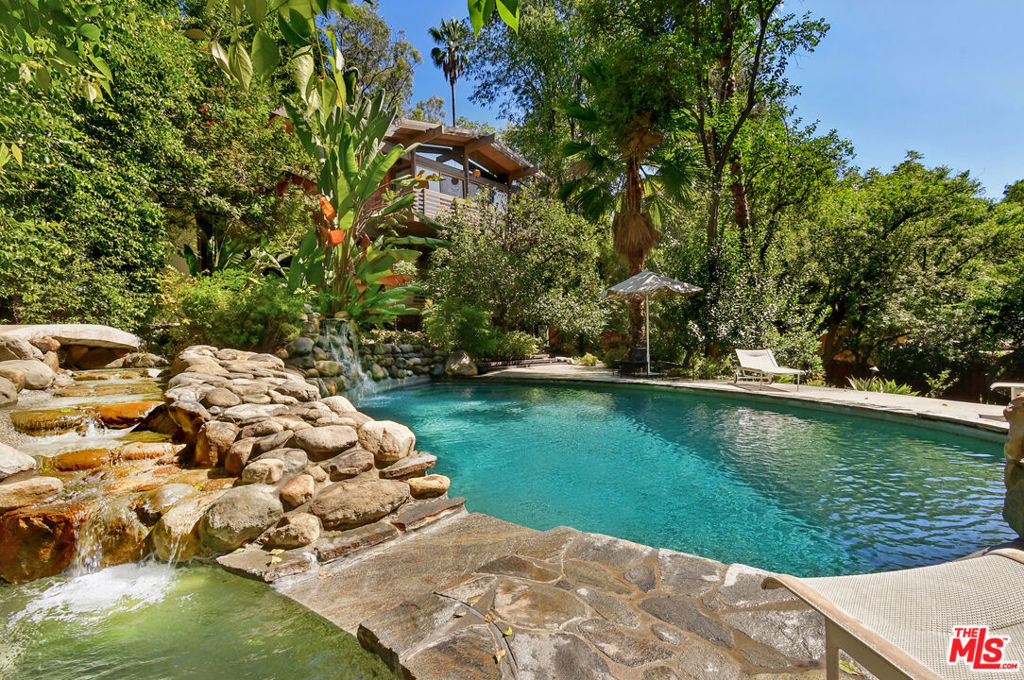 17269 Oak View Drive
