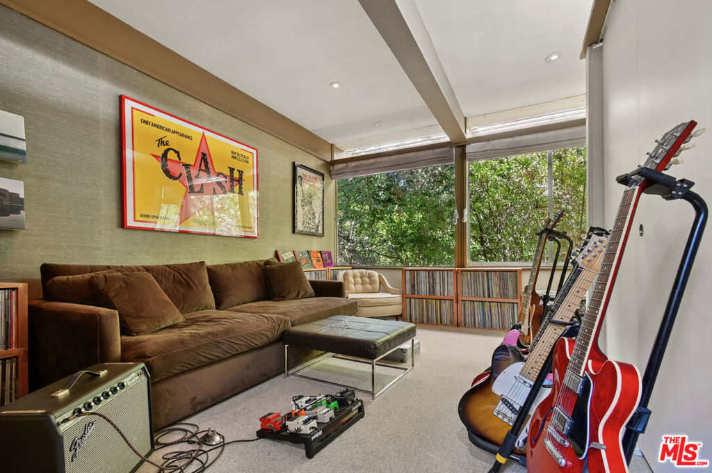 17269 Oak View Drive