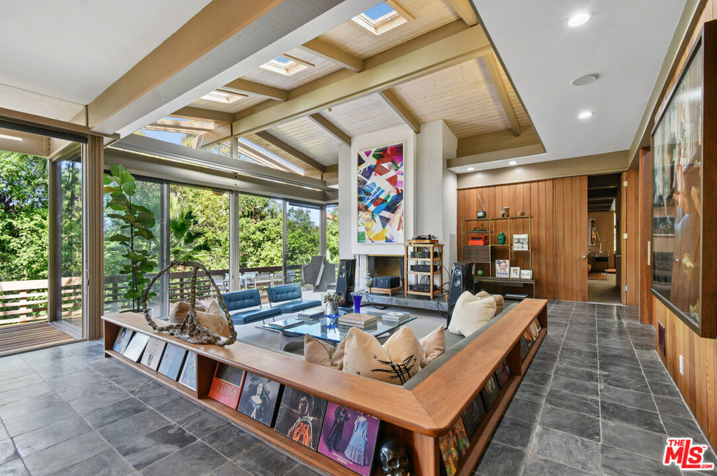 17269 Oak View Drive