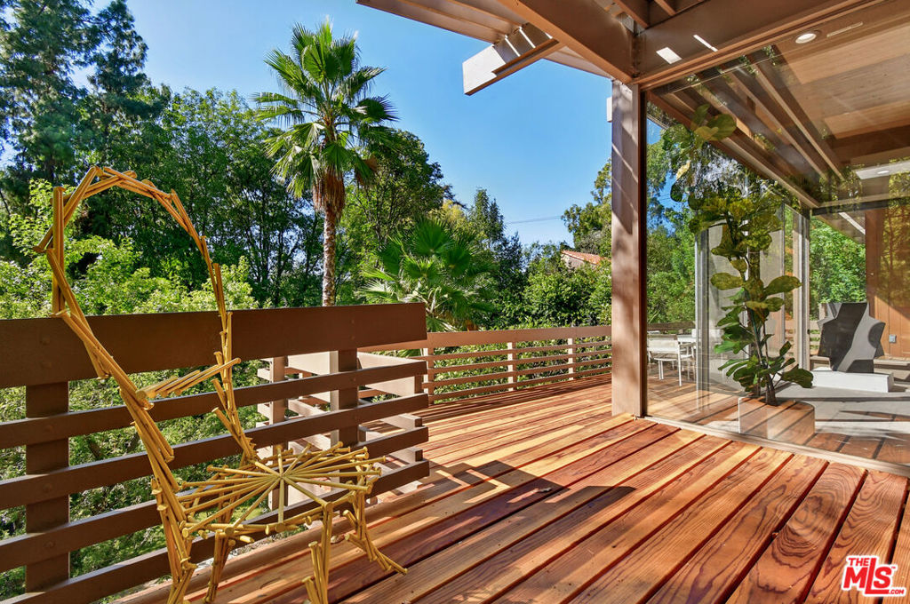 17269 Oak View Drive