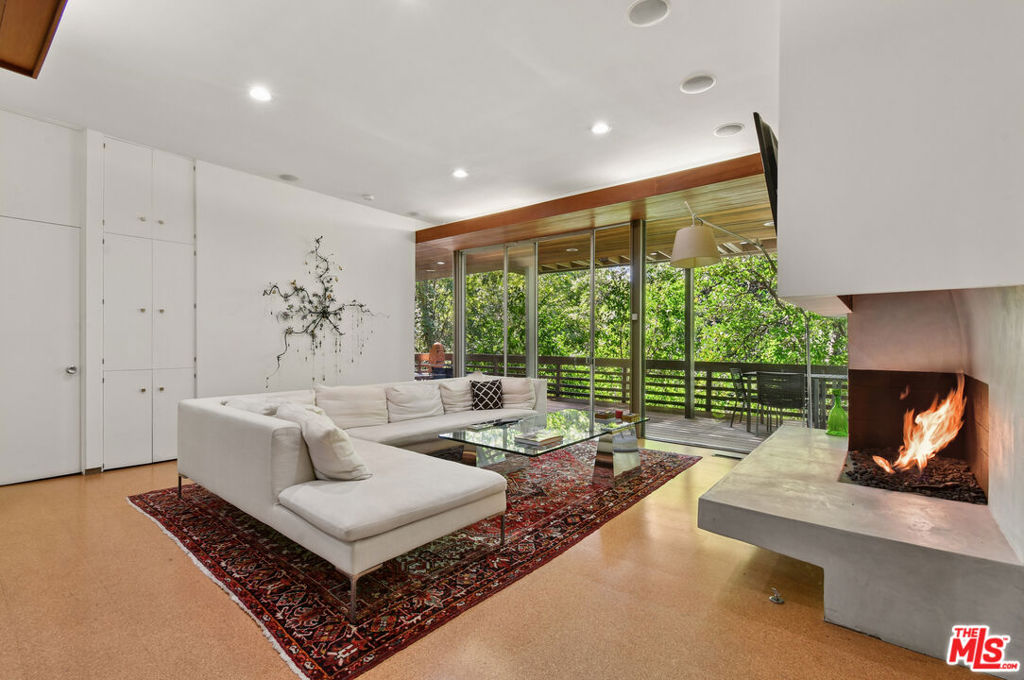 17269 Oak View Drive