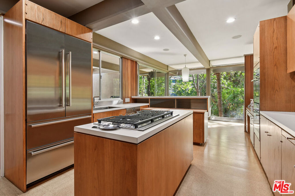 17269 Oak View Drive