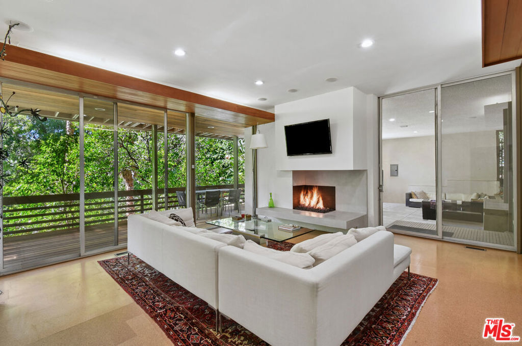 17269 Oak View Drive