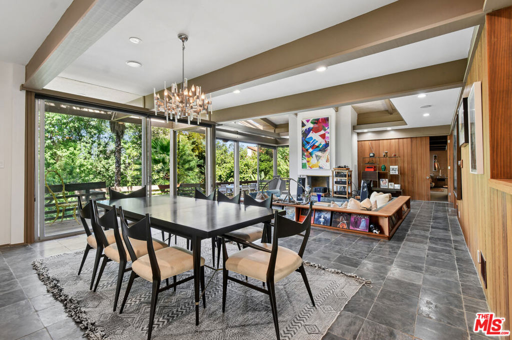 17269 Oak View Drive