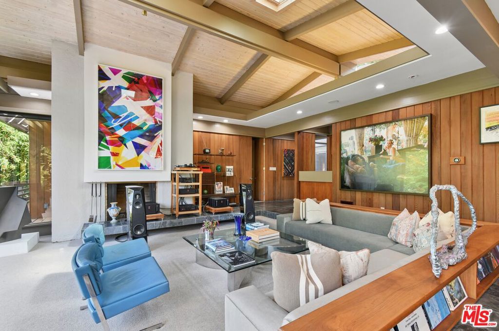 17269 Oak View Drive