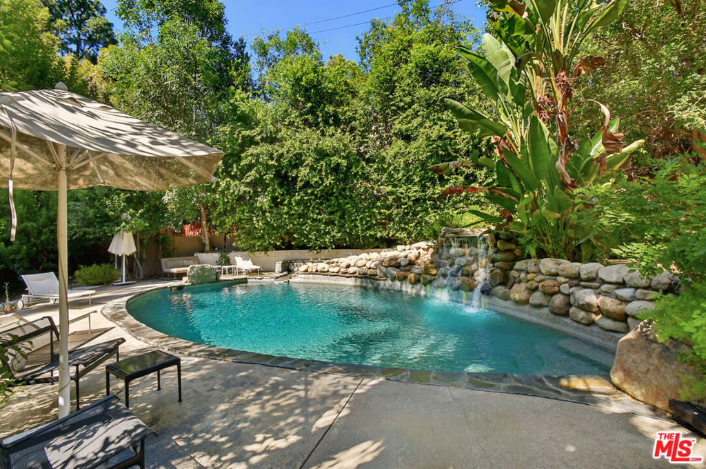 17269 Oak View Drive