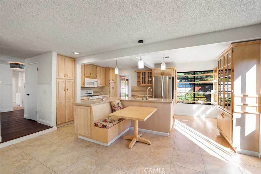 6553 Smoke Tree Avenue