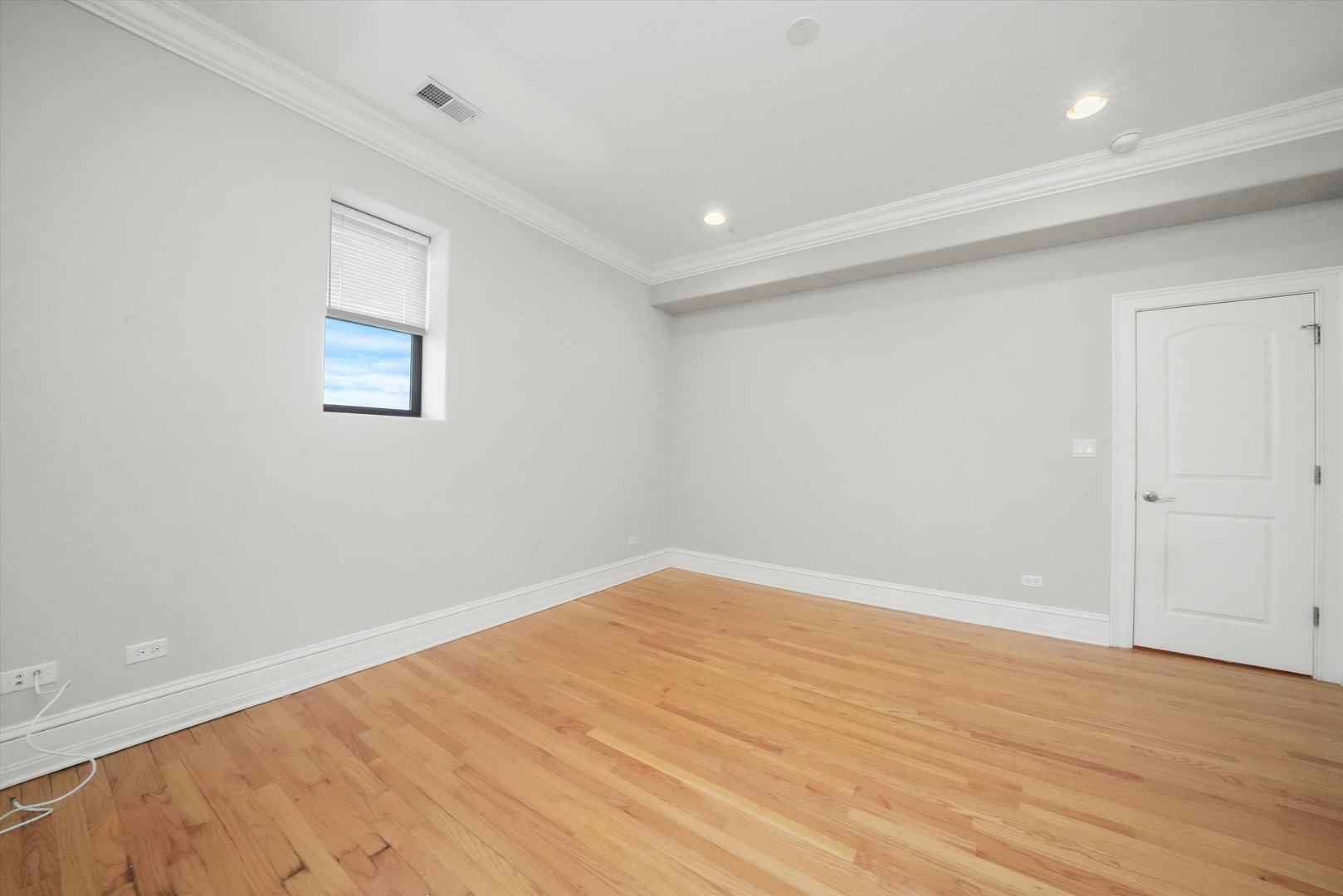 4839 S Michigan Avenue Unit: 2