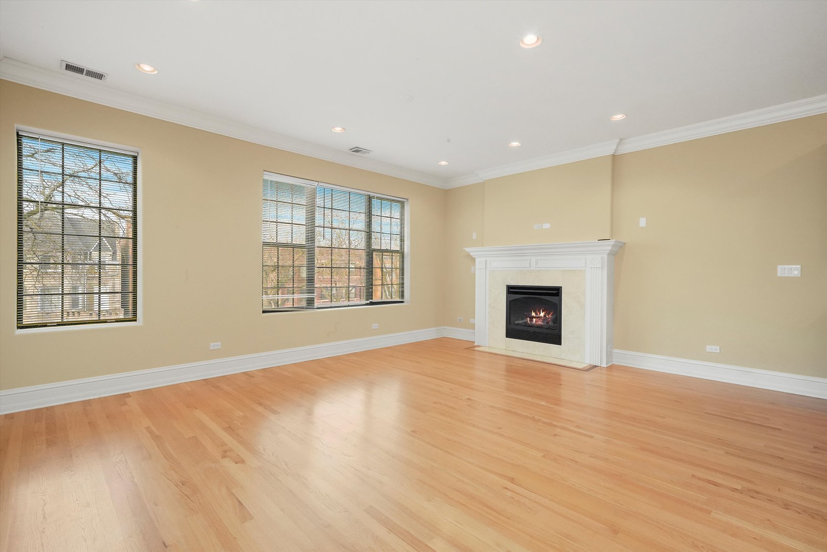 4839 S Michigan Avenue Unit: 2