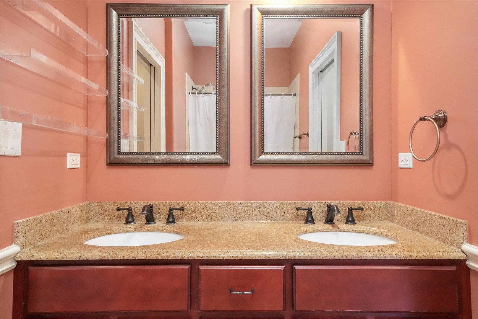 4839 S Michigan Avenue Unit: 2