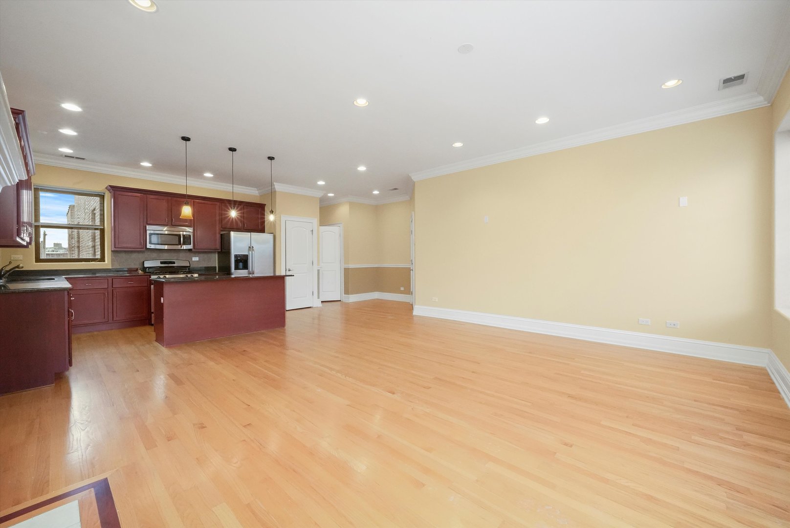 4839 S Michigan Avenue Unit: 2