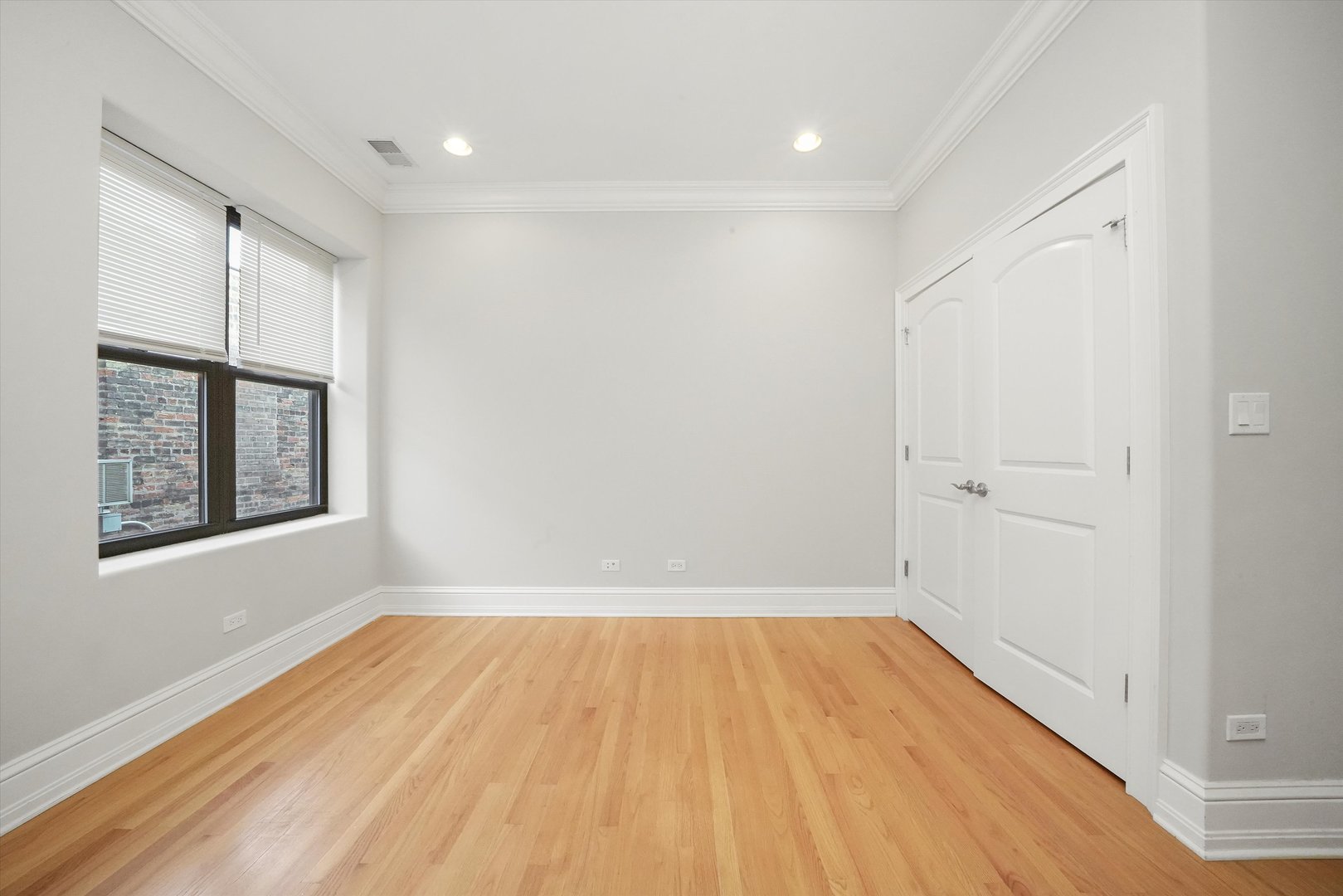 4839 S Michigan Avenue Unit: 2