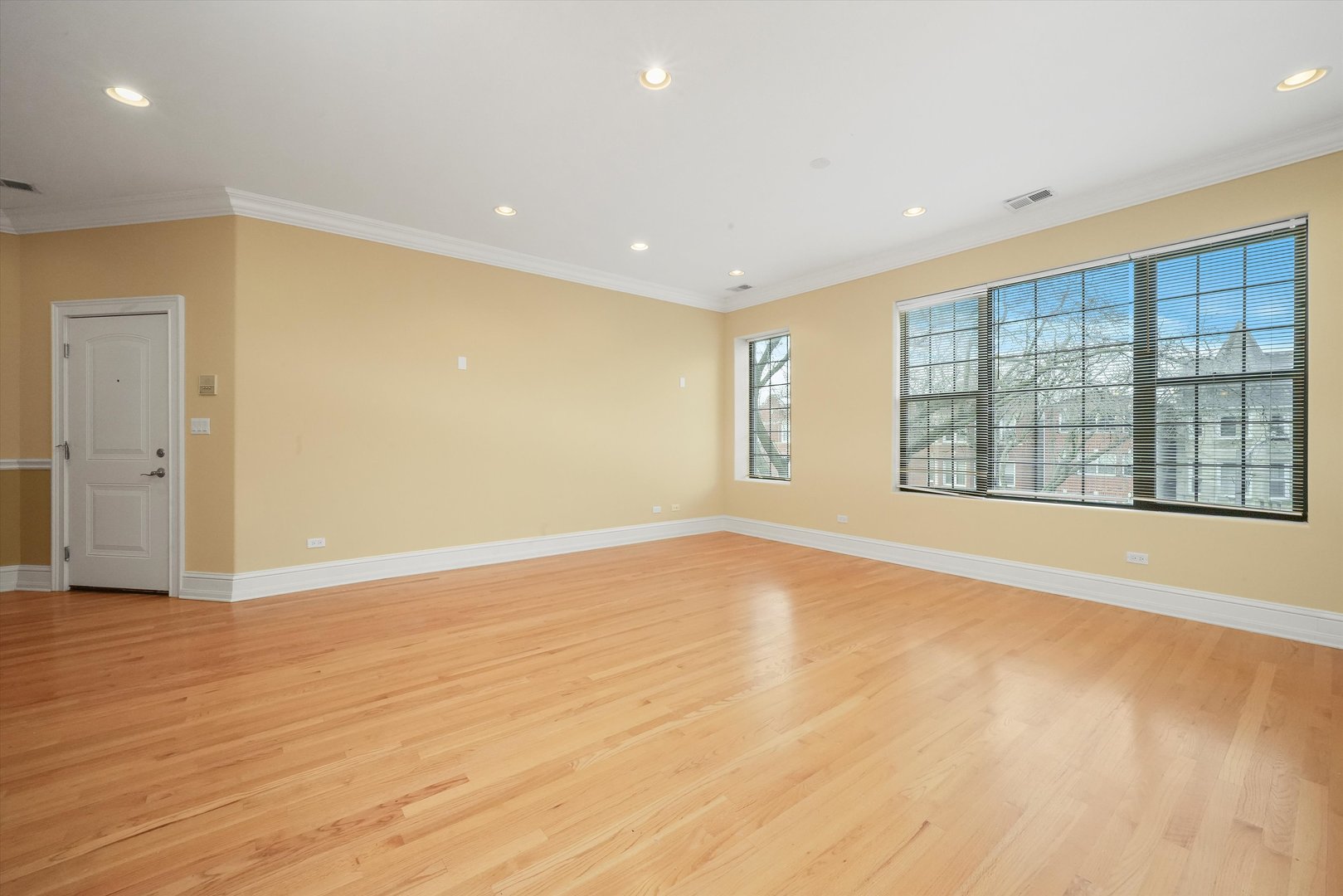 4839 S Michigan Avenue Unit: 2