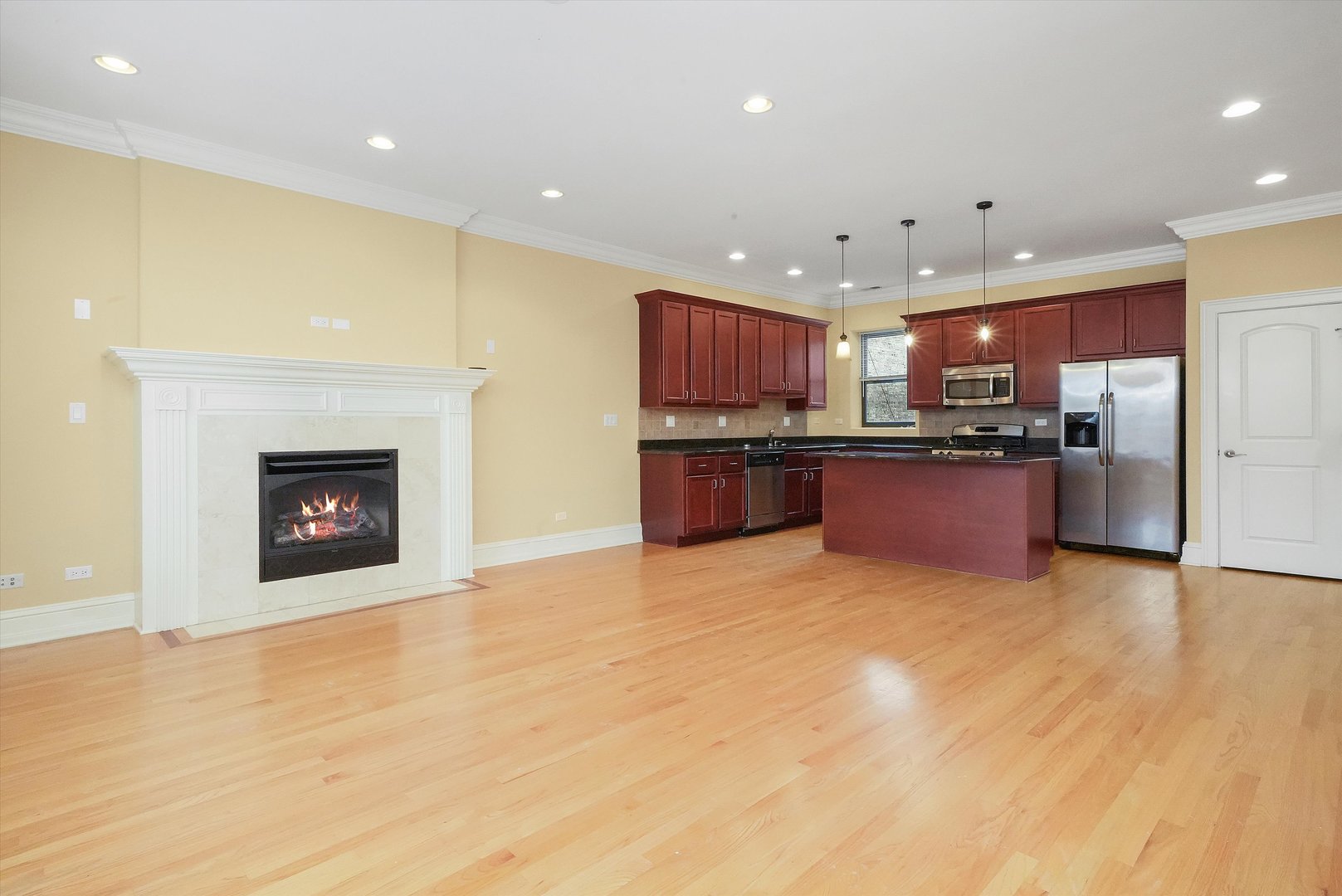 4839 S Michigan Avenue Unit: 2