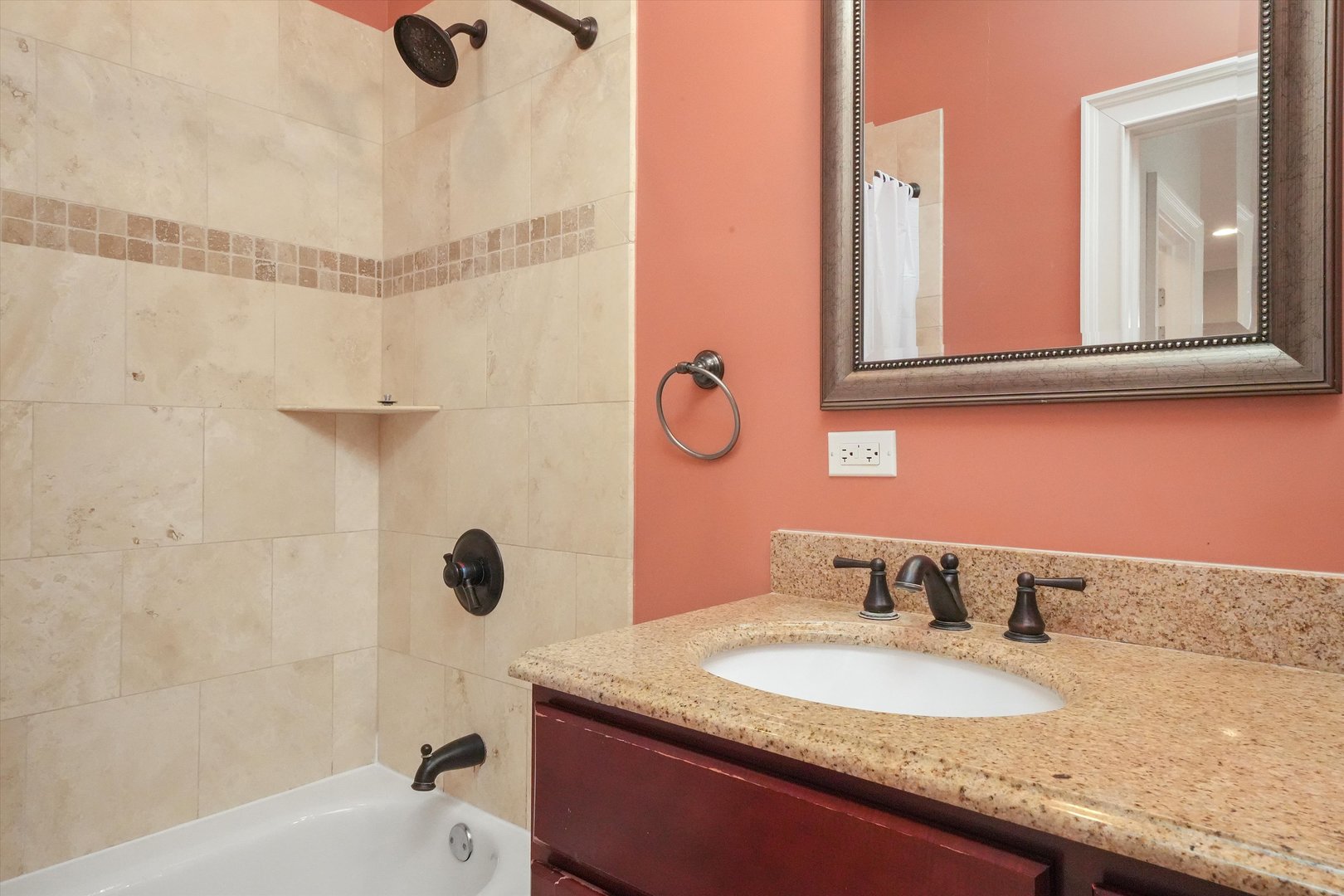 4839 S Michigan Avenue Unit: 2