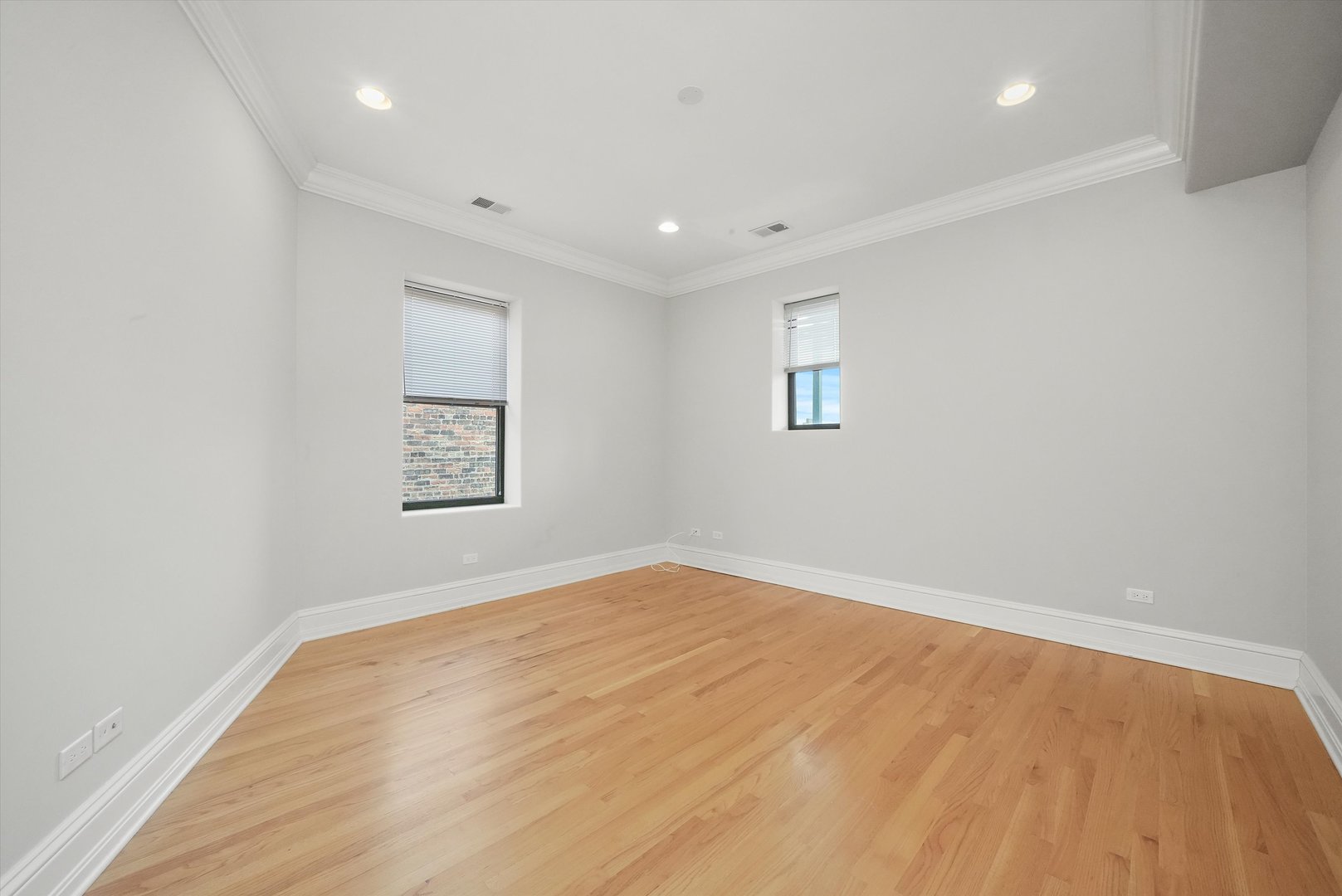 4839 S Michigan Avenue Unit: 2