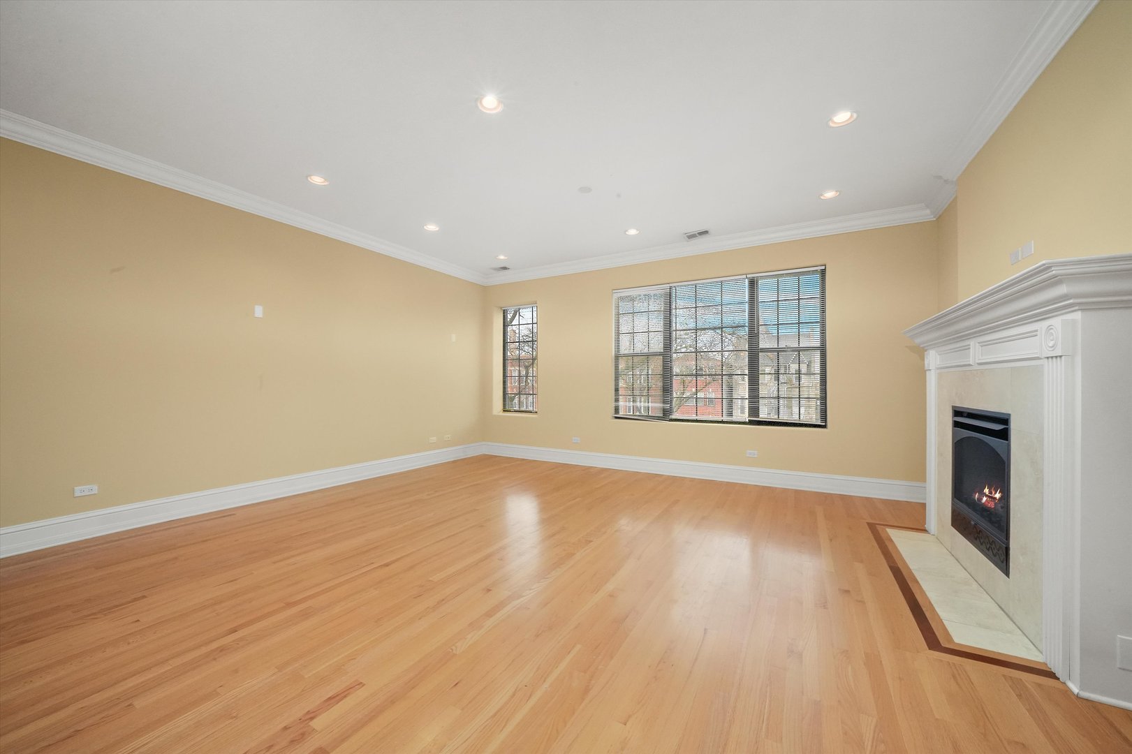 4839 S Michigan Avenue Unit: 2