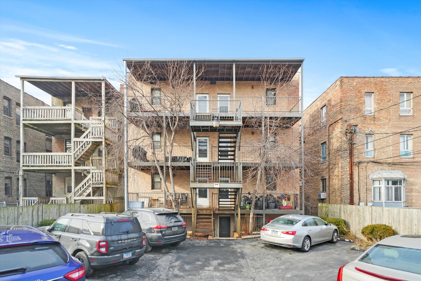 4839 S Michigan Avenue Unit: 2