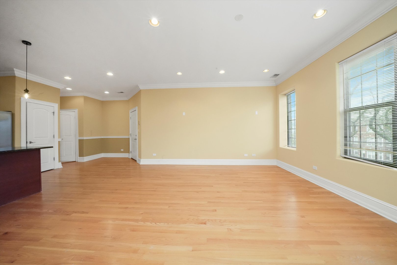 4839 S Michigan Avenue Unit: 2