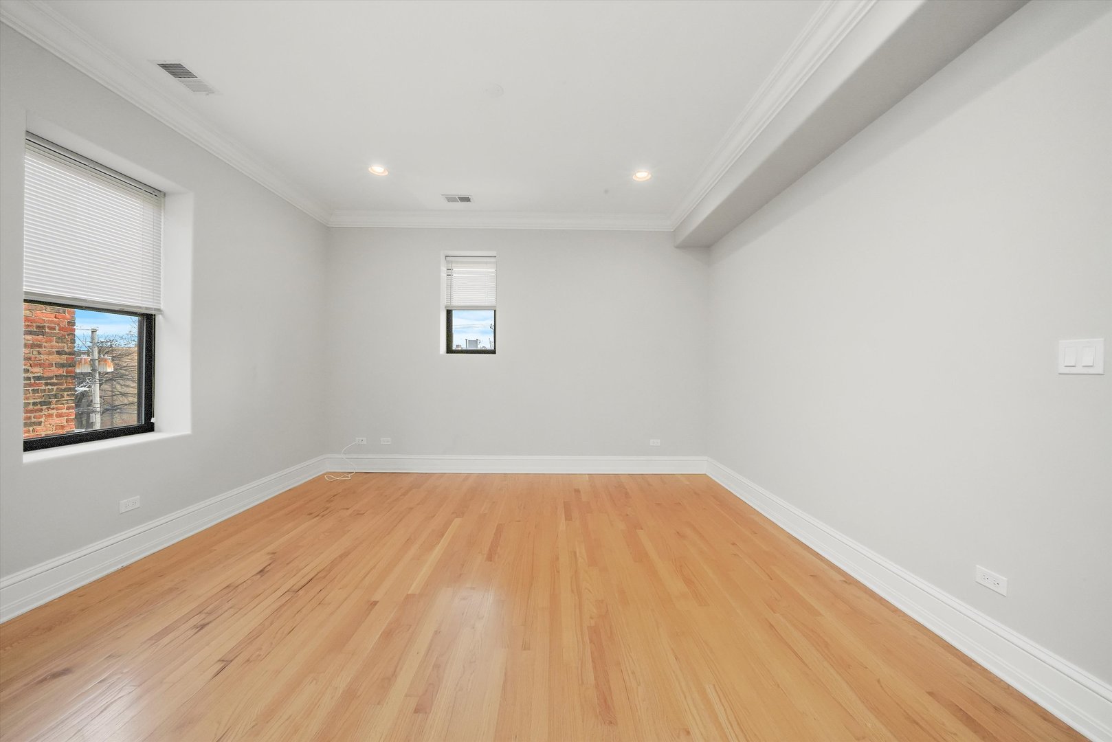 4839 S Michigan Avenue Unit: 2