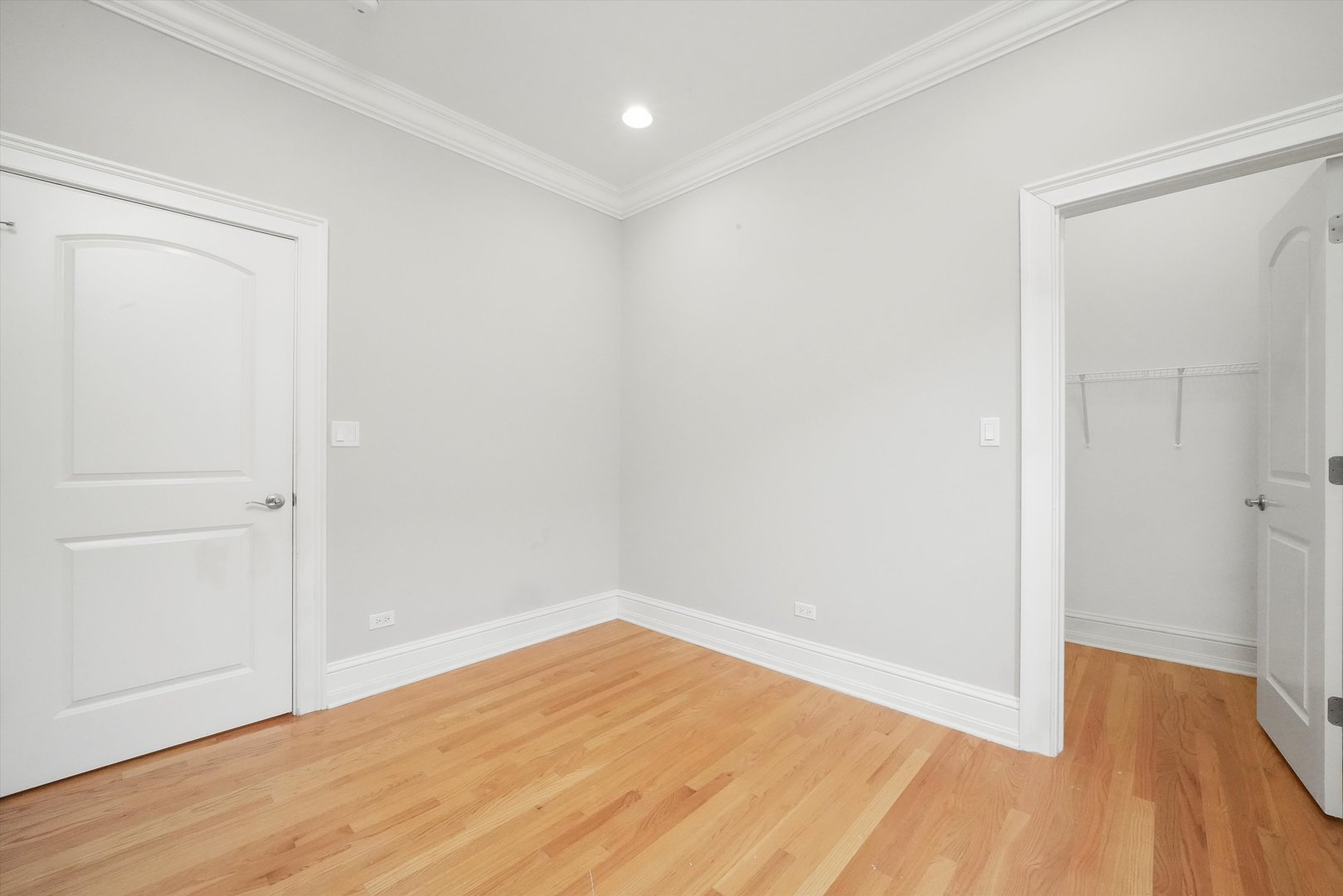 4839 S Michigan Avenue Unit: 2