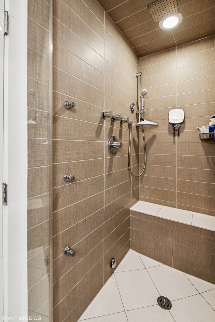 2020 W Iowa Street Unit: 1E