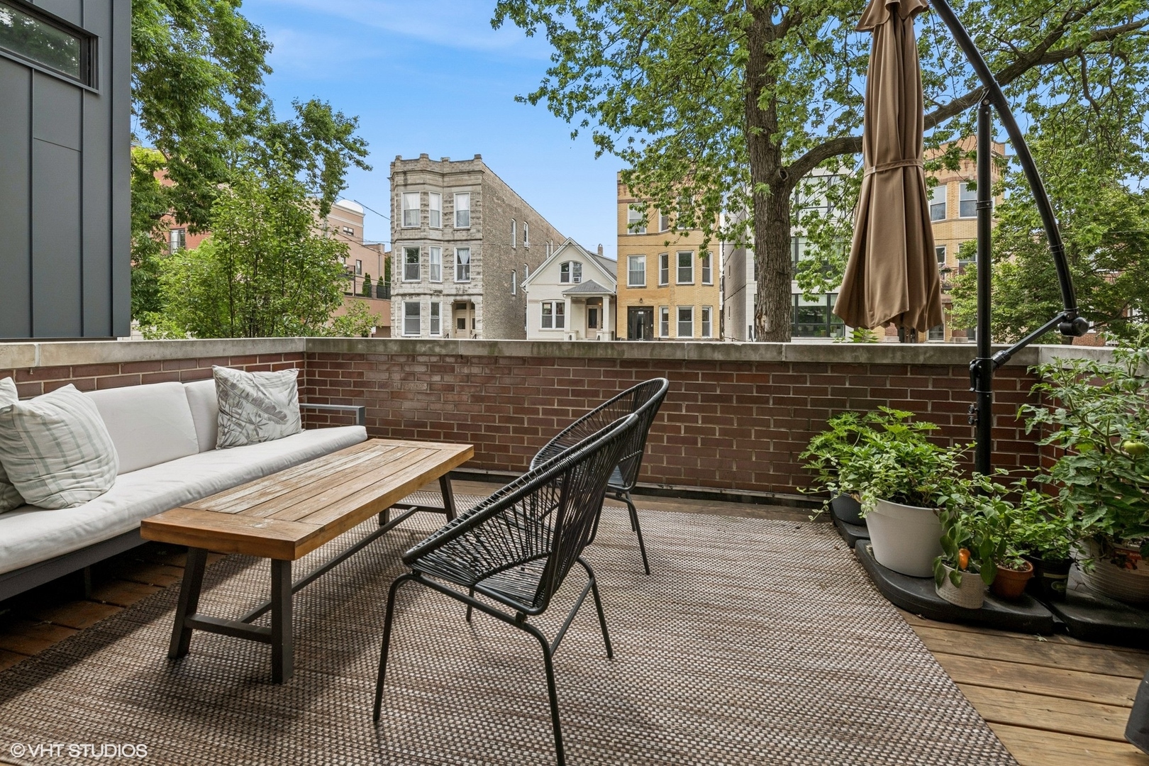 2020 W Iowa Street Unit: 1E