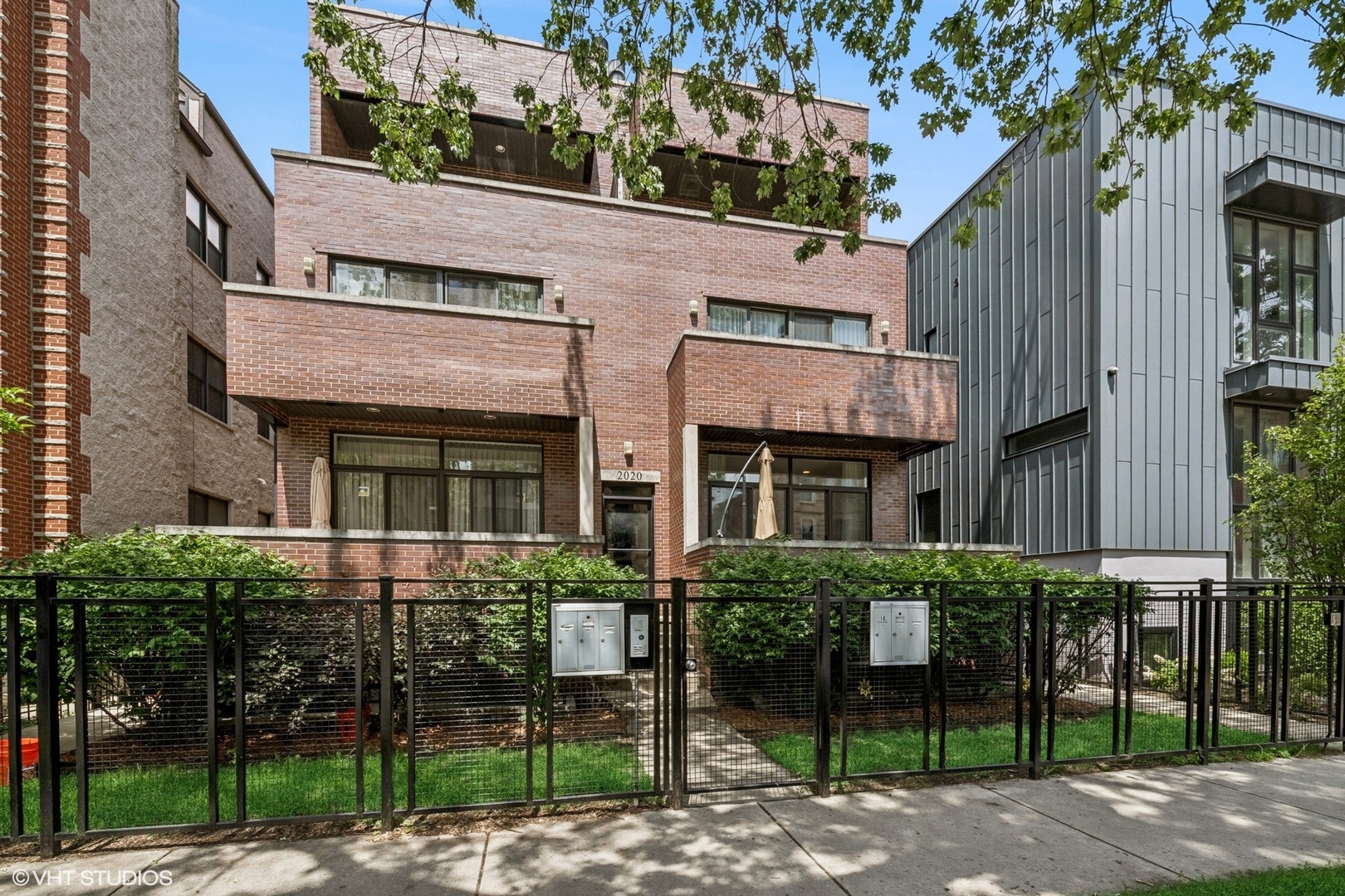 2020 W Iowa Street Unit: 1E