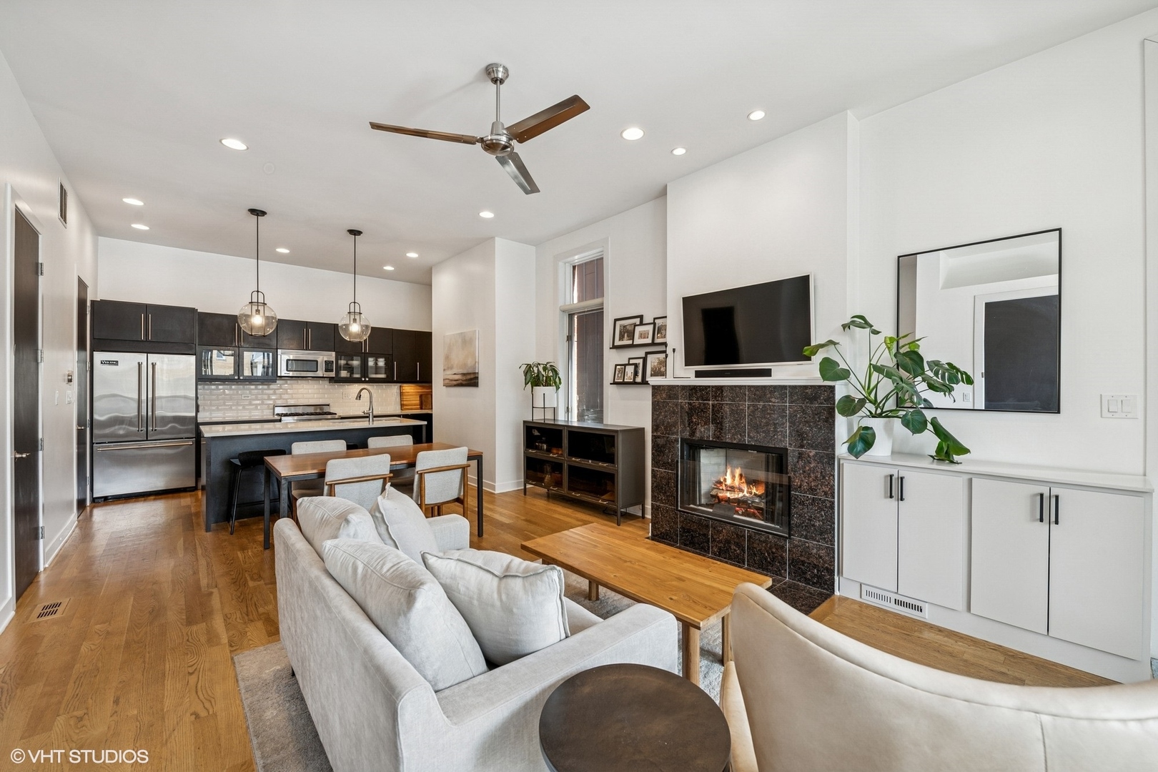 2020 W Iowa Street Unit: 1E