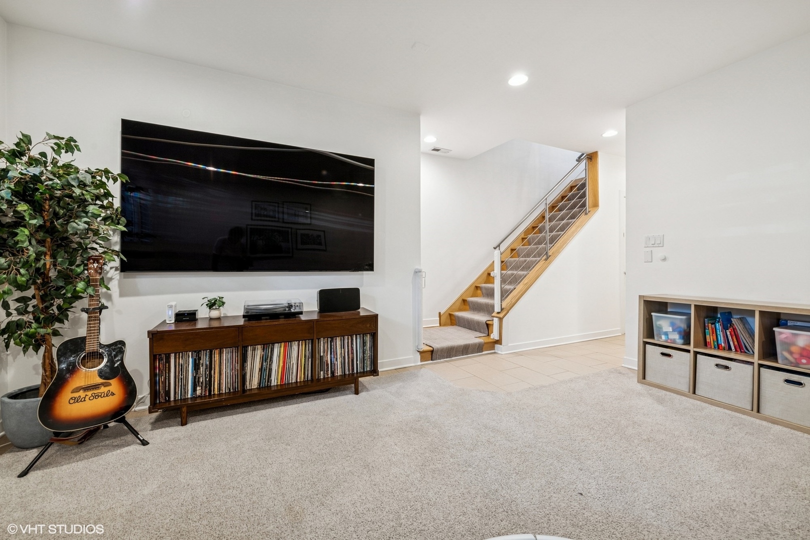 2020 W Iowa Street Unit: 1E