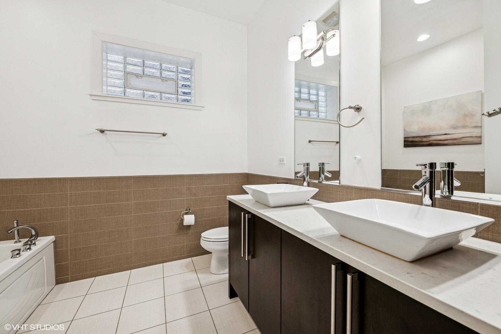 2020 W Iowa Street Unit: 1E