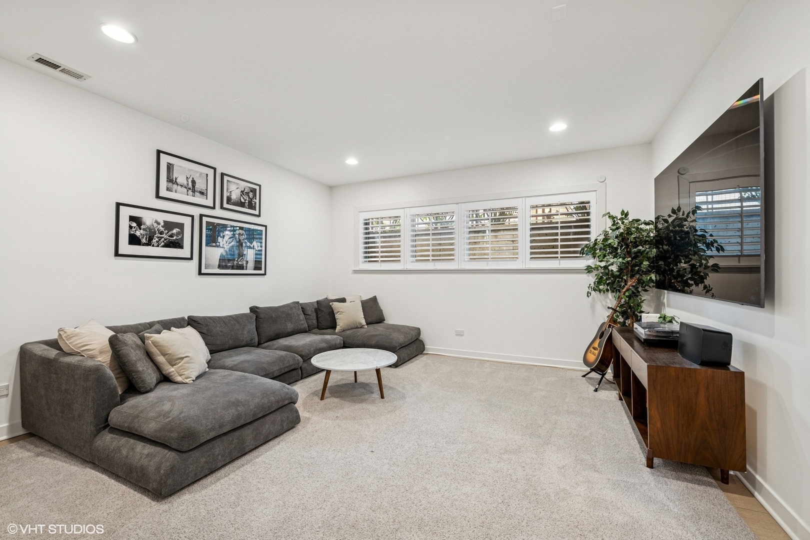 2020 W Iowa Street Unit: 1E
