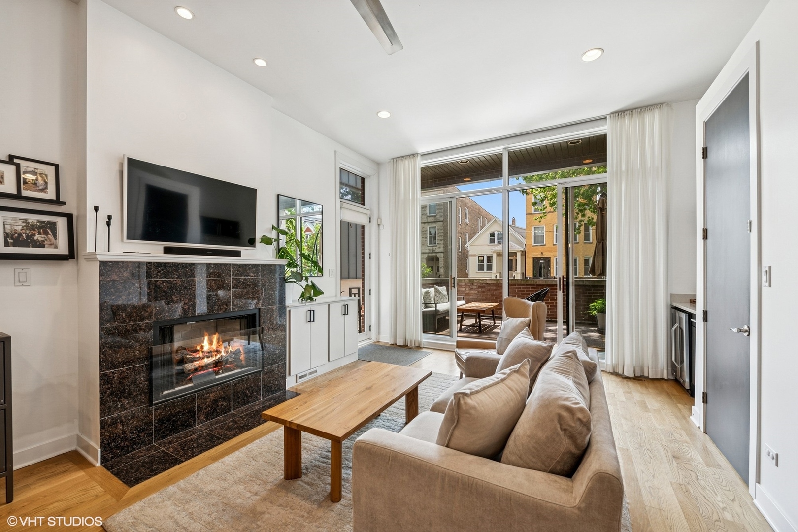 2020 W Iowa Street Unit: 1E