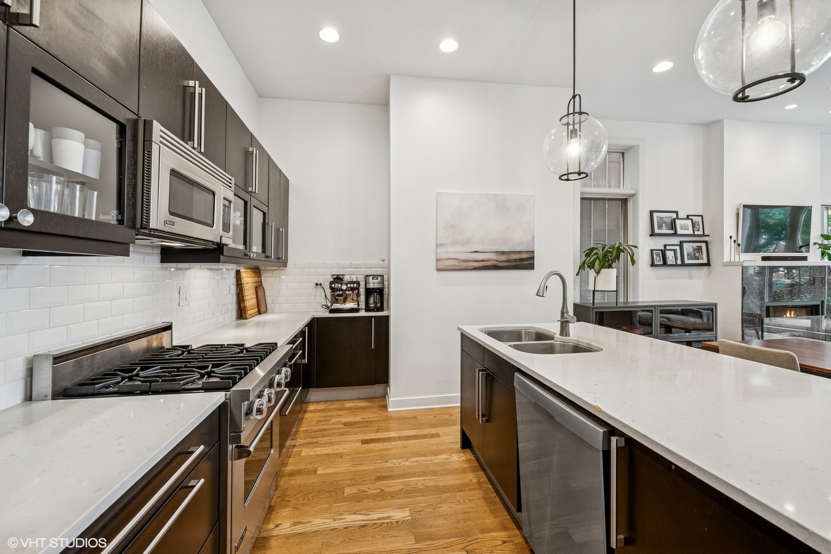 2020 W Iowa Street Unit: 1E