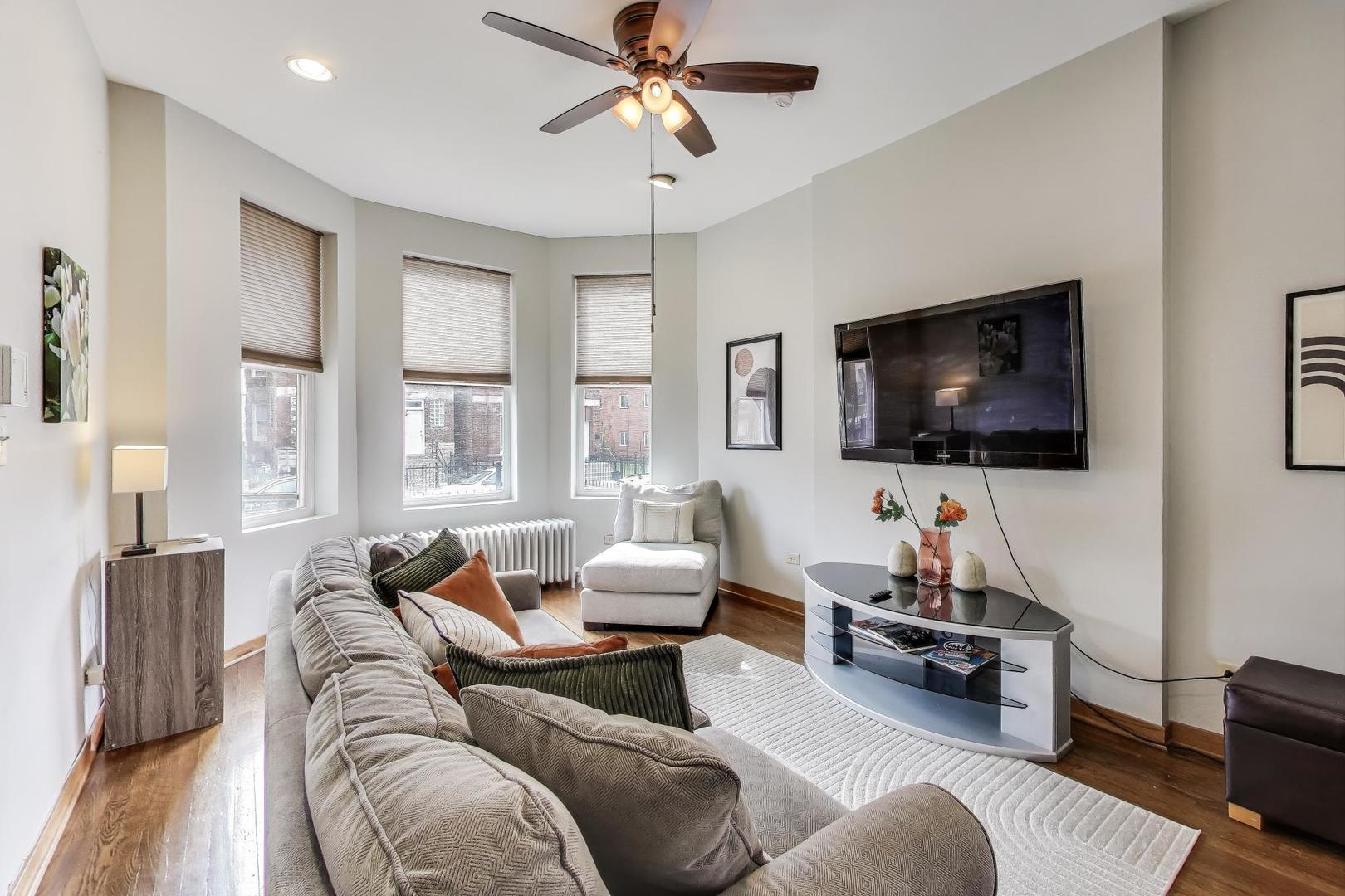 2720 W Polk Street Unit: 1