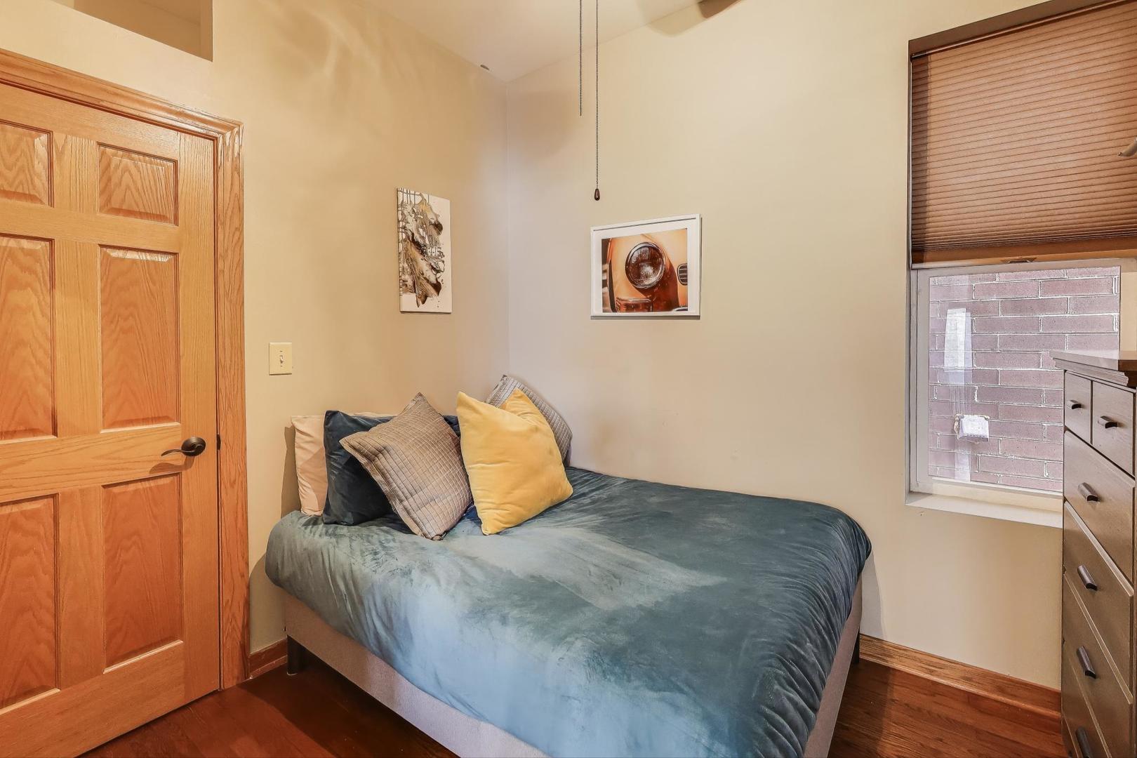 2720 W Polk Street Unit: 1