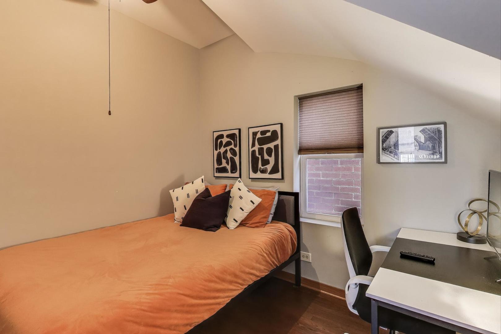 2720 W Polk Street Unit: 1