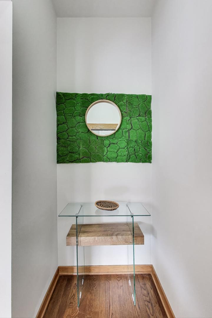 2720 W Polk Street Unit: 1