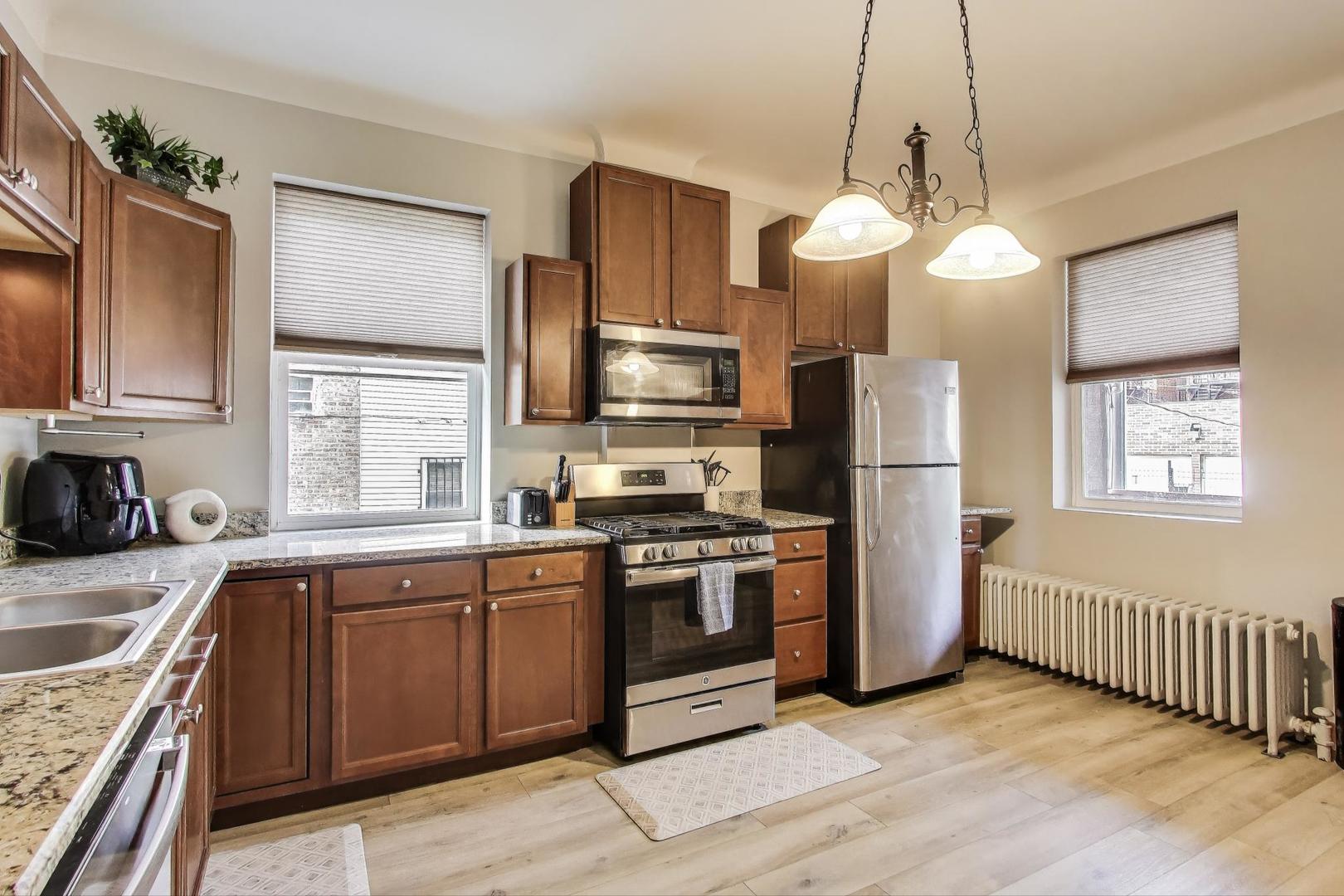 2720 W Polk Street Unit: 1