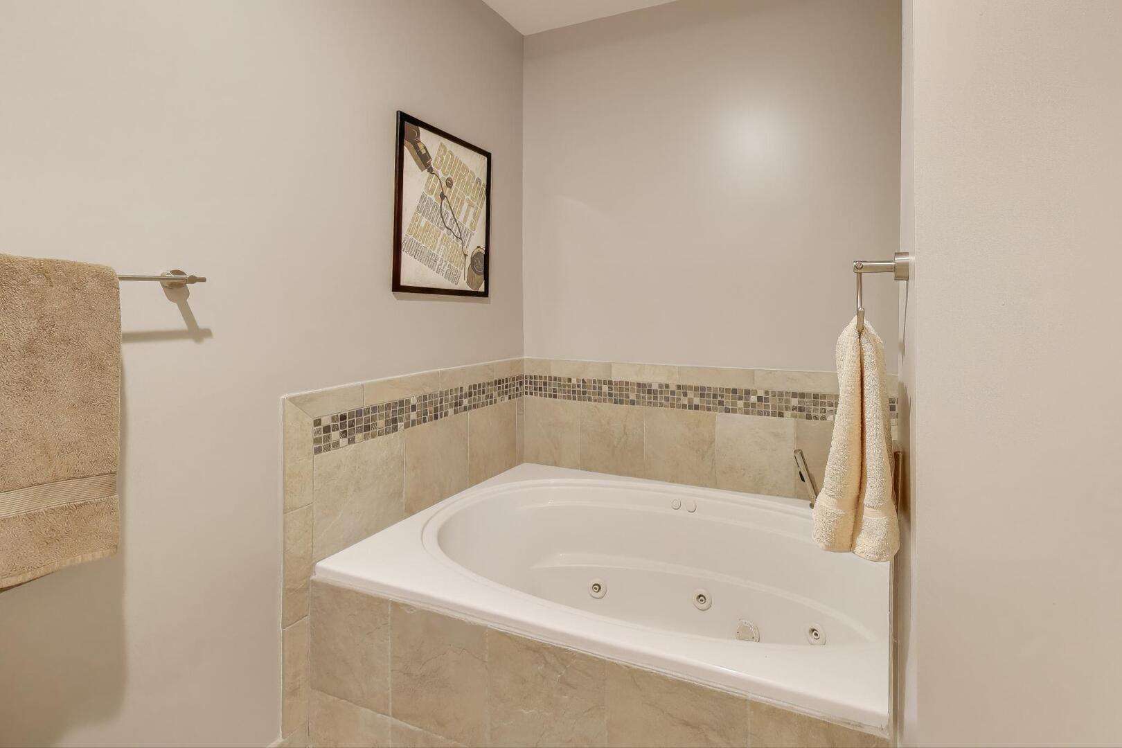 1378 N Wolcott Avenue Unit: 2C