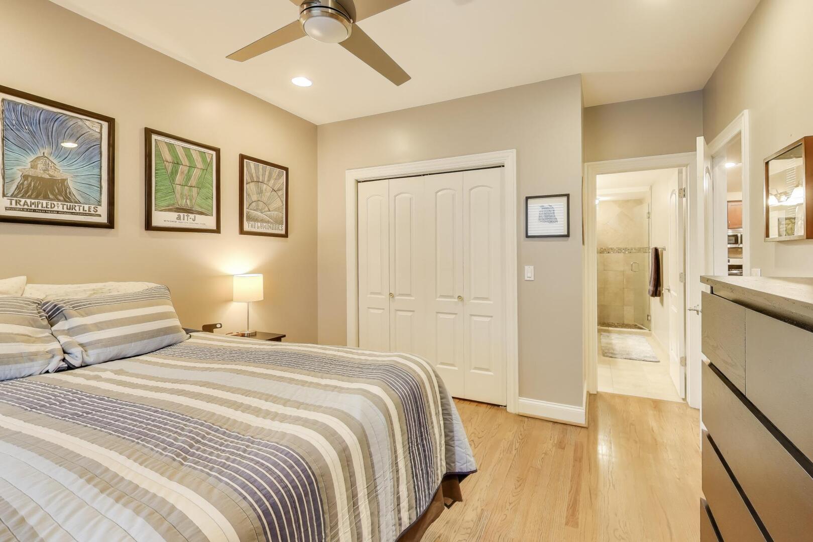 1378 N Wolcott Avenue Unit: 2C