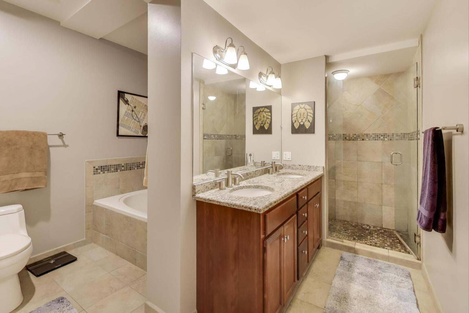 1378 N Wolcott Avenue Unit: 2C