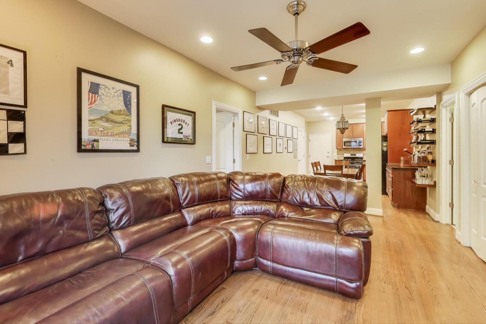 1378 N Wolcott Avenue Unit: 2C