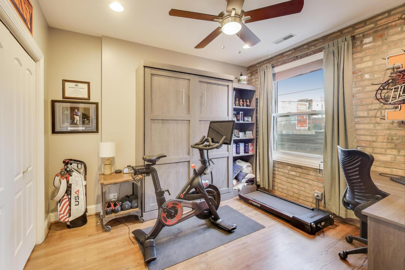 1378 N Wolcott Avenue Unit: 2C