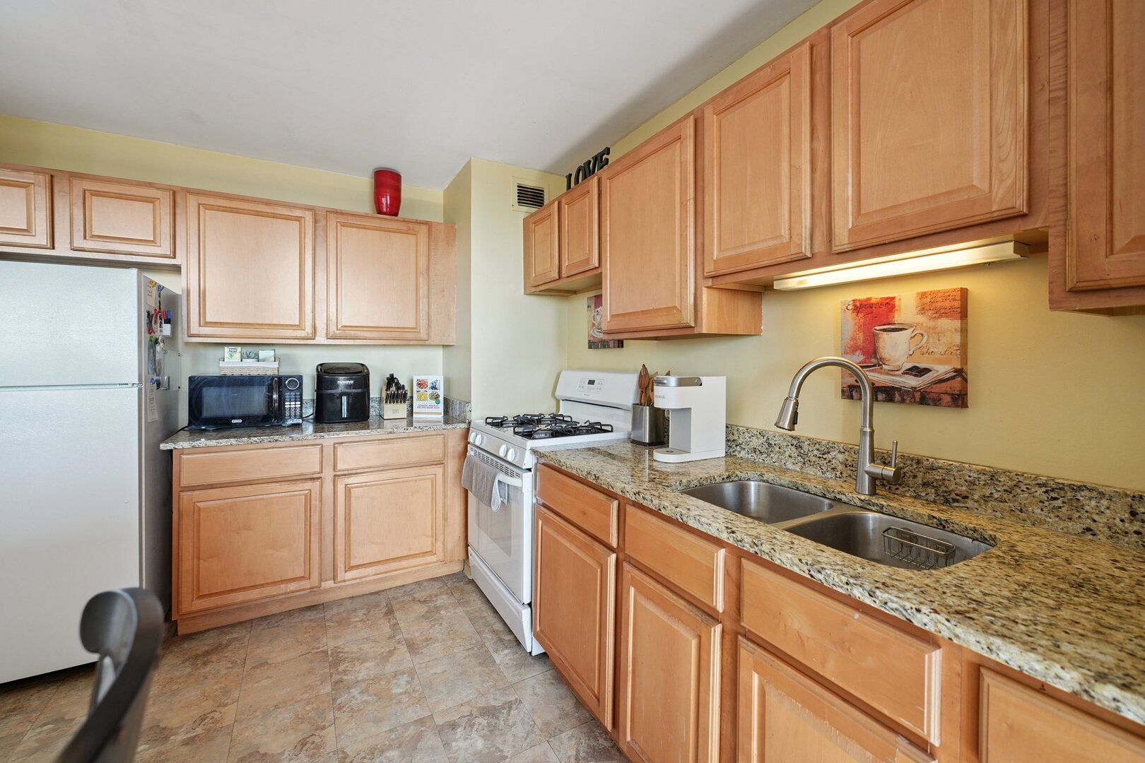 4800 S Lake Park Avenue Unit: 1612