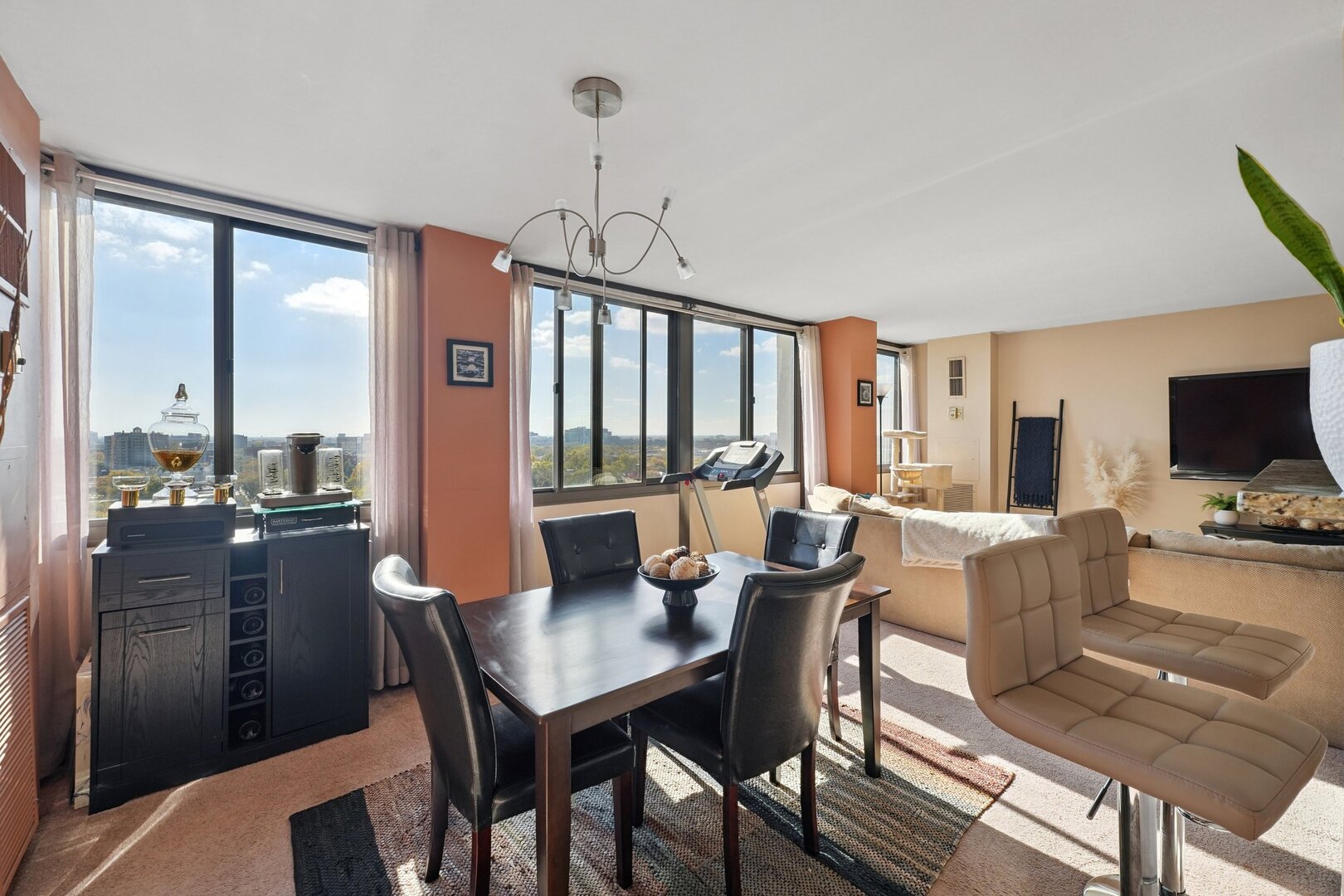 4800 S Lake Park Avenue Unit: 1612