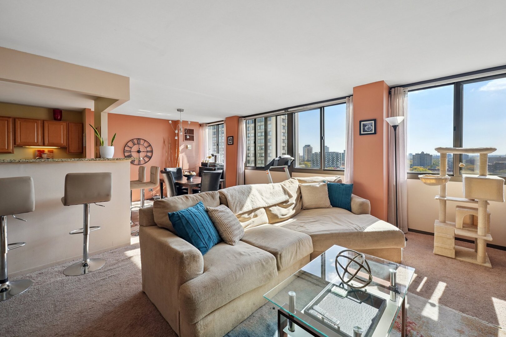 4800 S Lake Park Avenue Unit: 1612