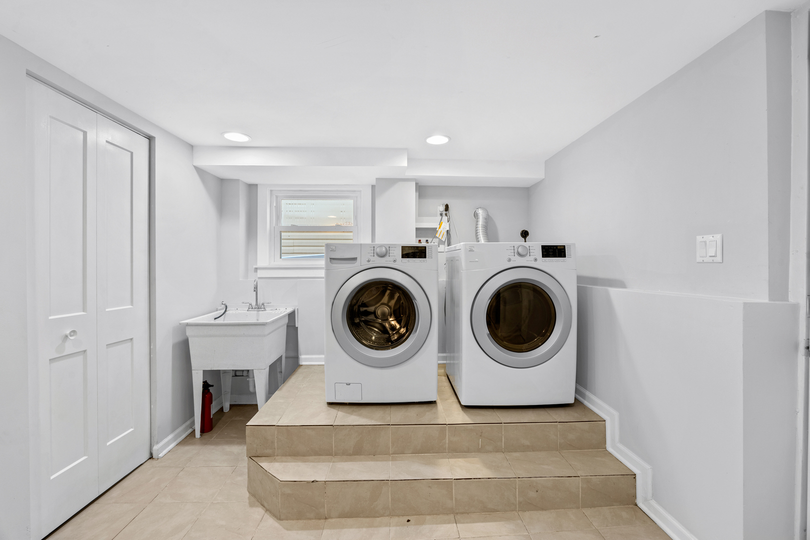 5212 W Berenice Avenue