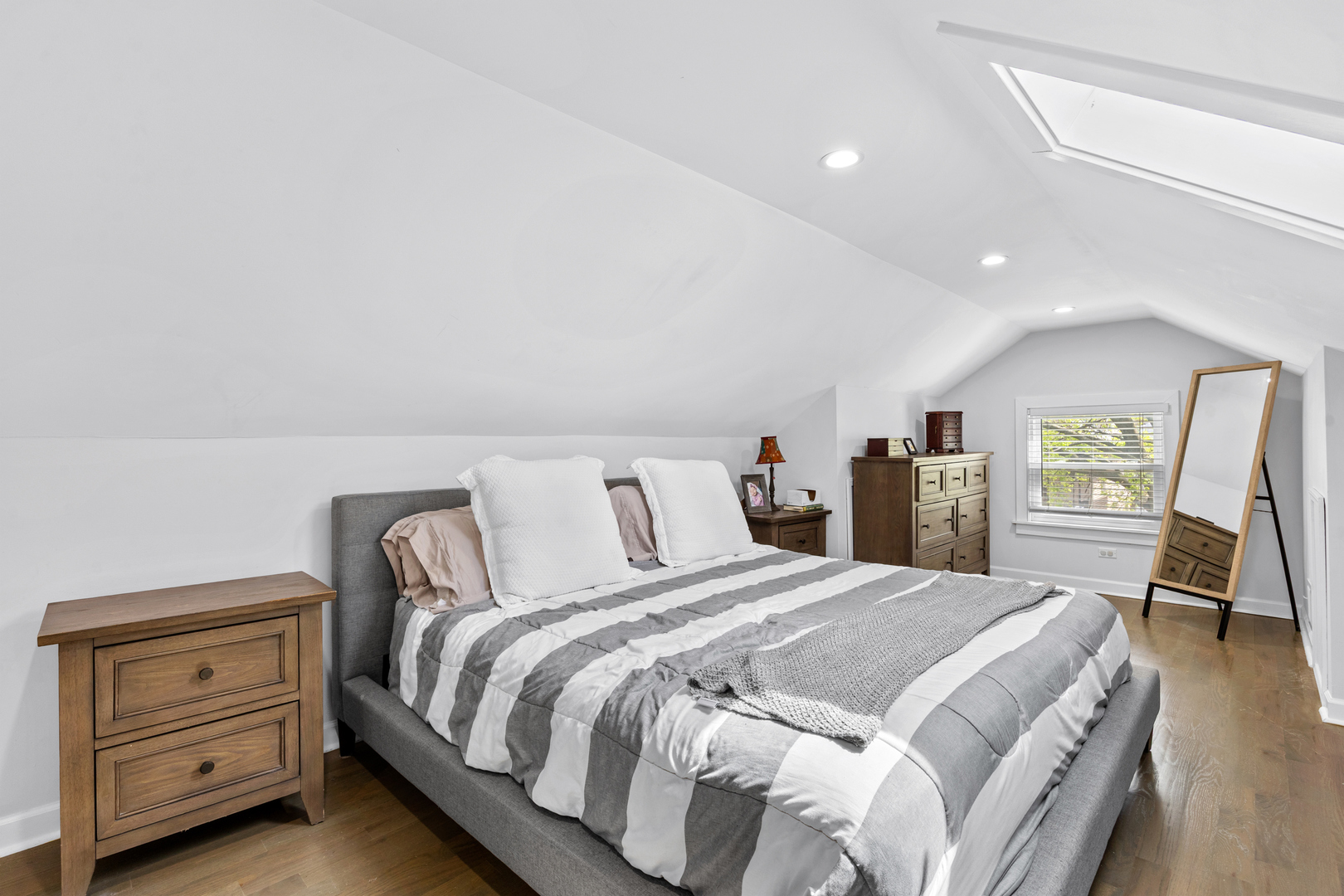 5212 W Berenice Avenue