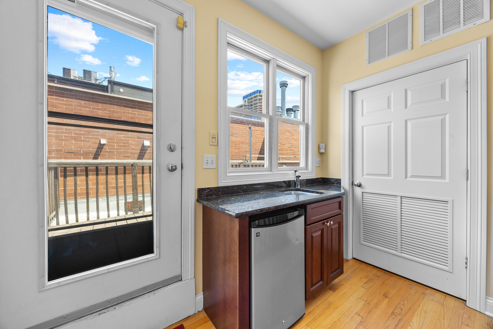1122 W Hubbard Street Unit: 4E